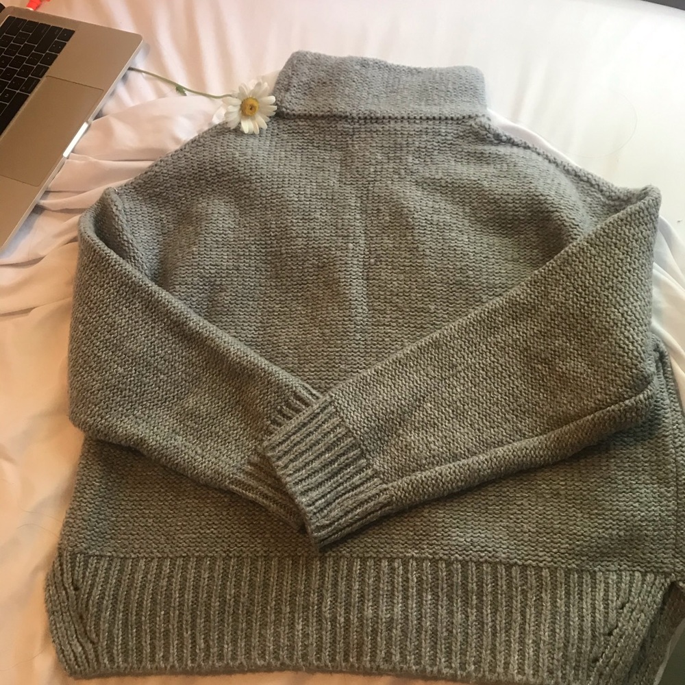 Sweater - Picture 4 of 4